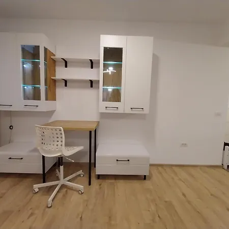 Apartment 3,2,1 *